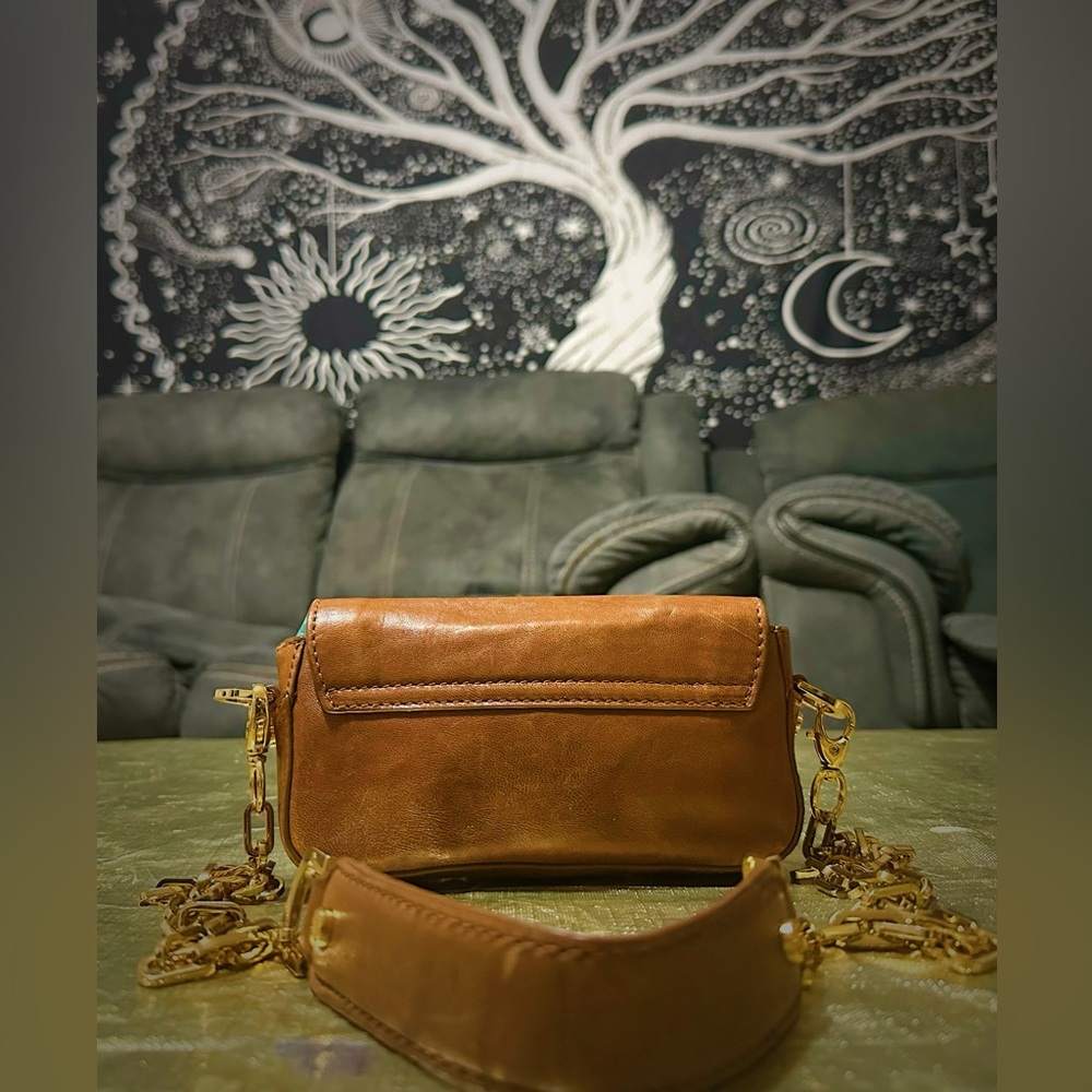 Rare Vintage Tory Burch Brown Leather small Crossbody bag with Gold Chain - Picture 11 of 12